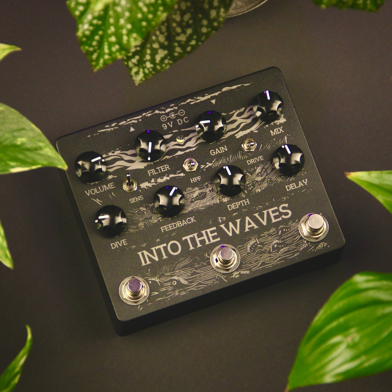 Into The Waves Black | Tone Charm Audio - Guitar Pedals Shop